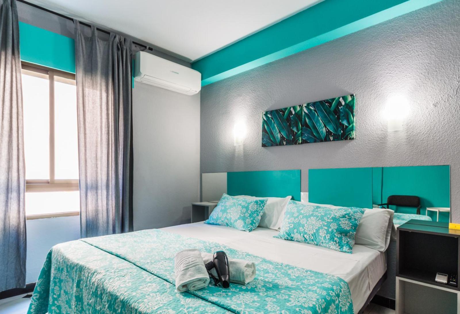 Hostal Tropical อัลมูเญการ์ ภายนอก รูปภาพ