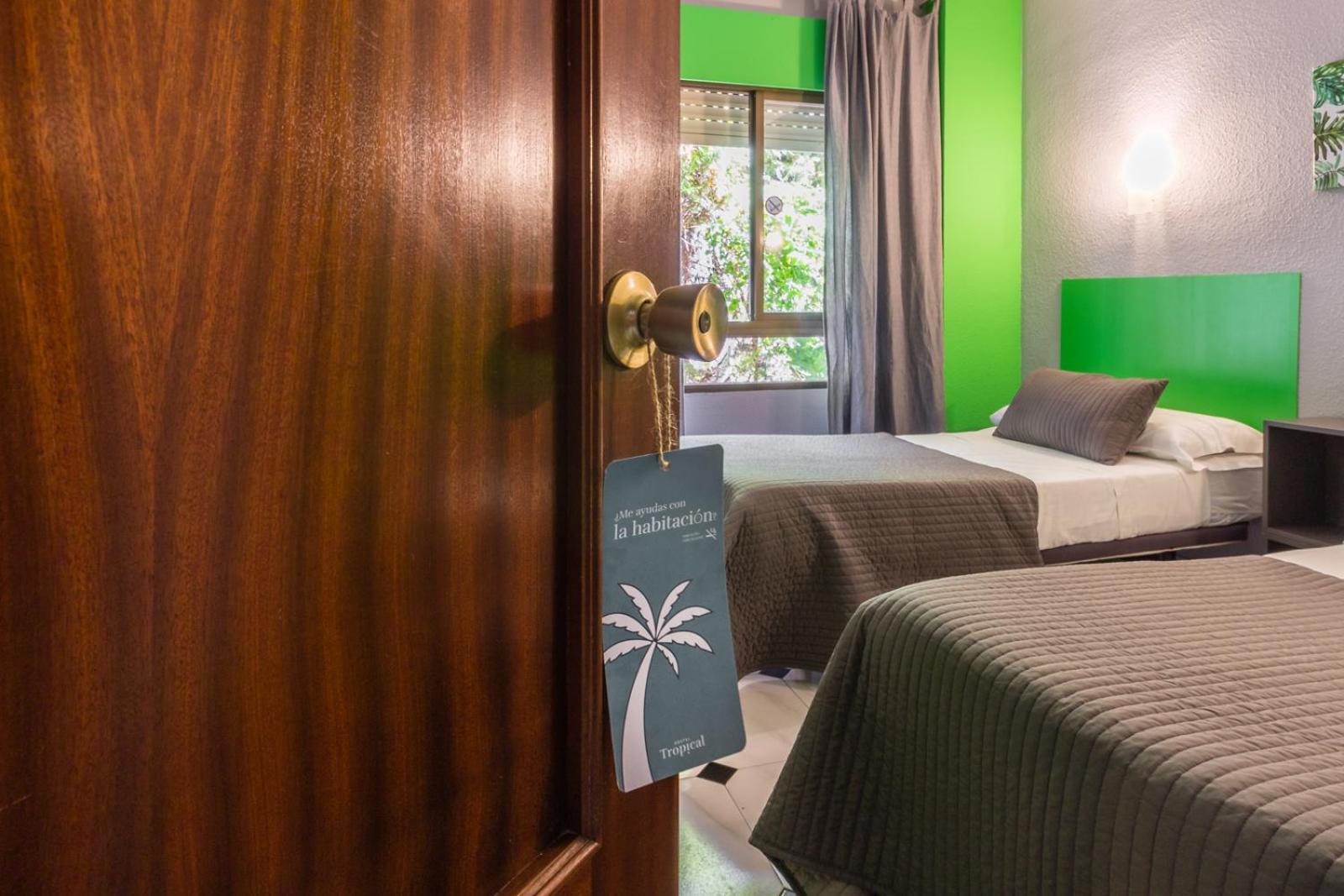 Hostal Tropical อัลมูเญการ์ ภายนอก รูปภาพ